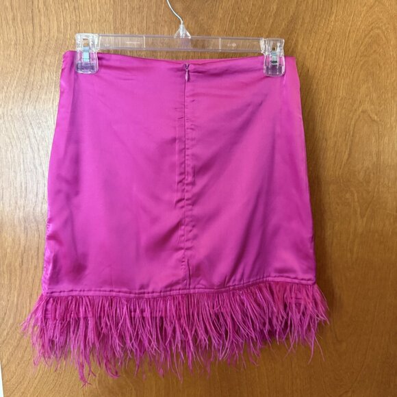 Cloud Ten Hot Pink Mini Party Skirt with Feather Fringe Trim Size Small NWOT - Picture 2 of 9